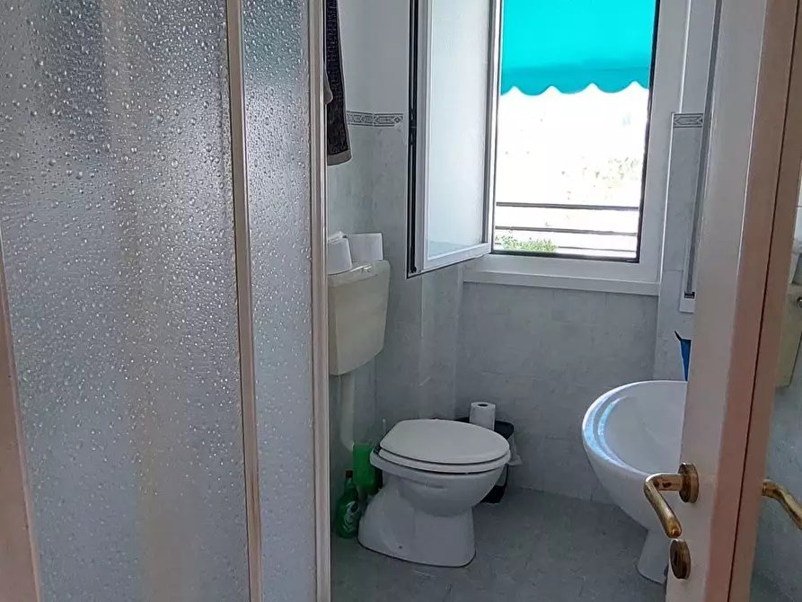 Immagine 14 di Bilocale in vendita  in Via Fratelli Bandiera 3 a Rapallo