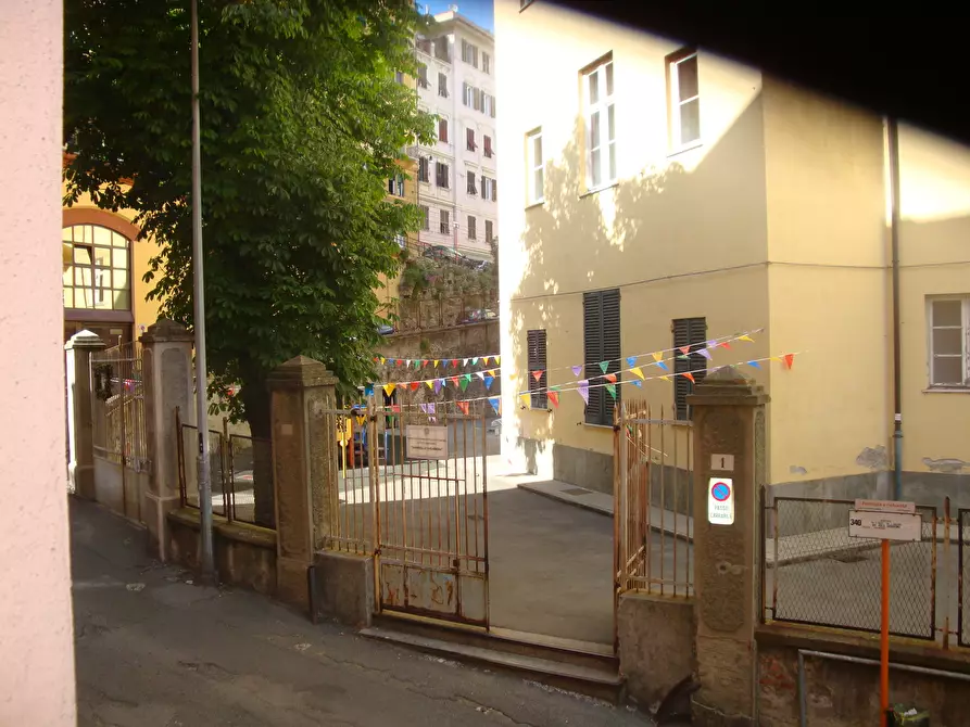 Immagine 43 di Bilocale in vendita  in Via all'Asilo Davide e Delfina Garbarino 2 a Genova