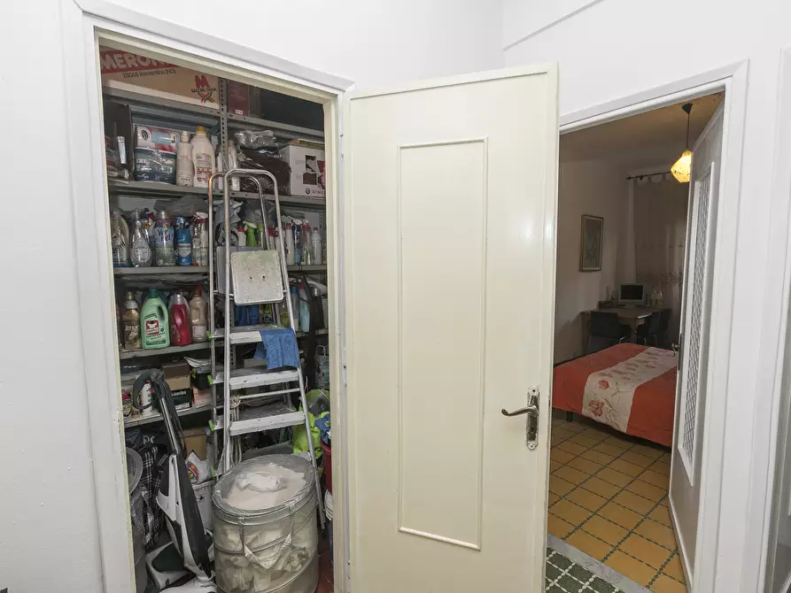 Immagine 58 di Pentalocale in vendita  in Via Venezia 12 a Genova