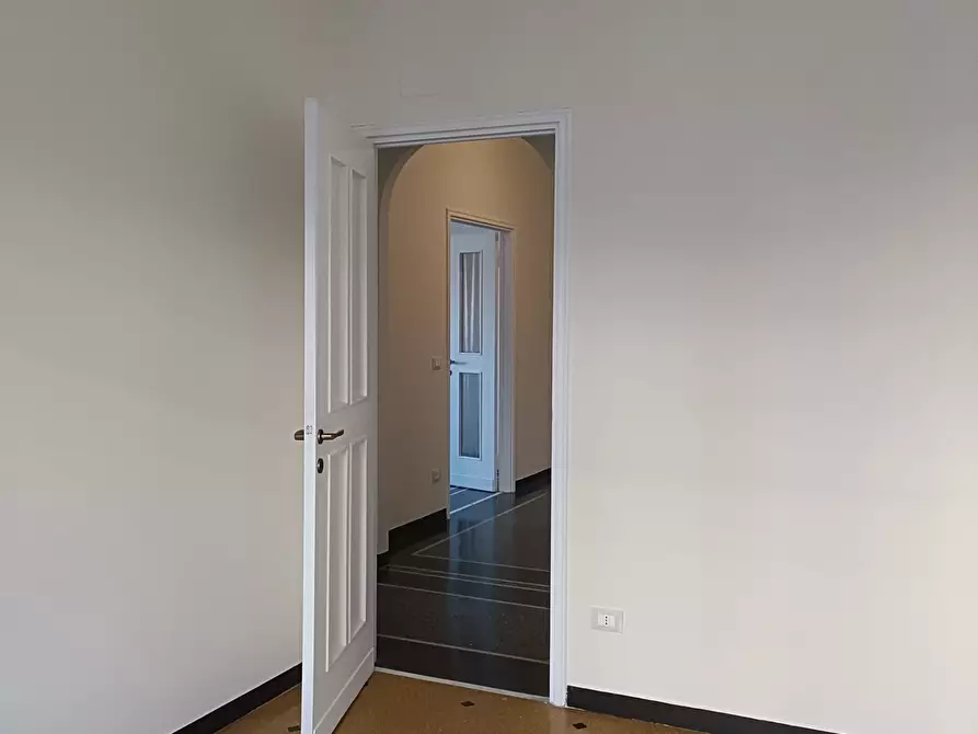 Immagine 17 di Appartamento in affitto  in Via Canevari 24 a Genova