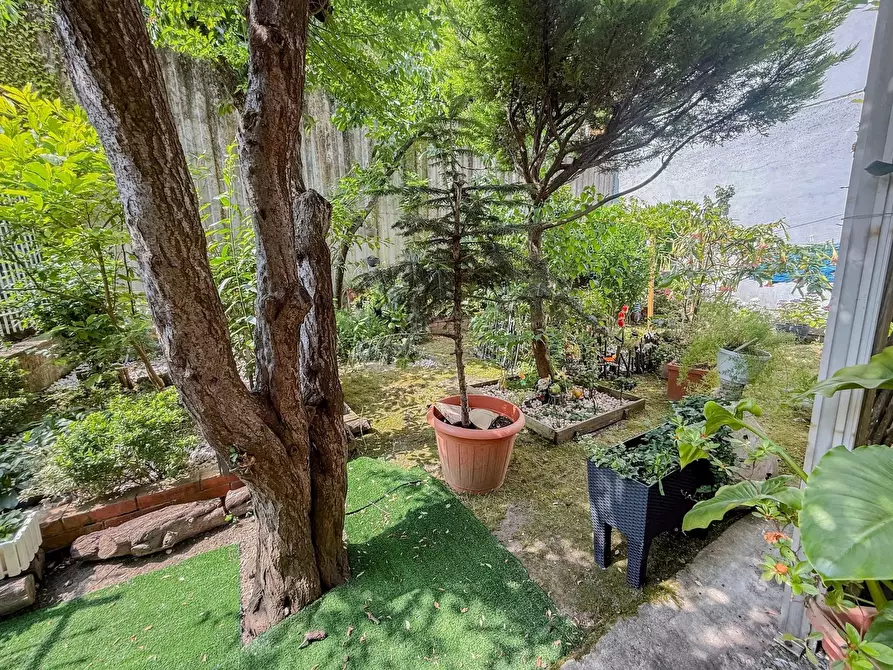 Immagine 13 di Appartamento in vendita  in Via Val Trebbia a Genova