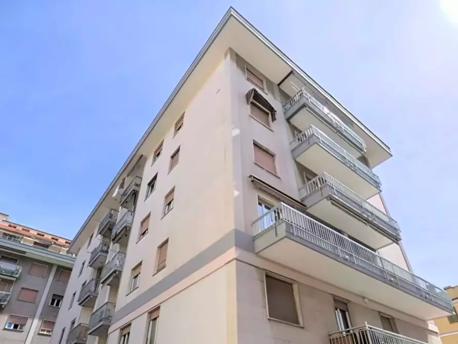 Immagine 3 di Bilocale in vendita  in Viale Enrico Millo a Chiavari