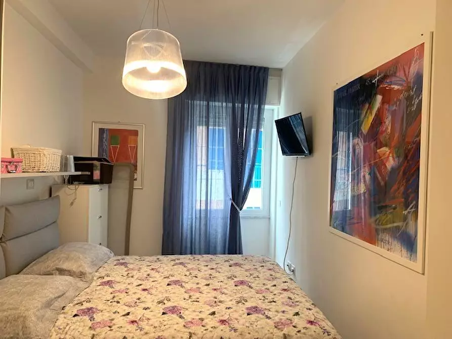 Immagine 29 di Trilocale in vendita  in Via Roma a Alassio