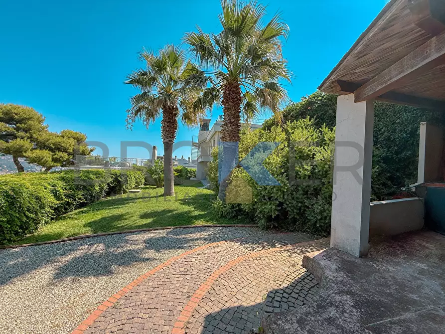 Immagine 43 di Villa in vendita  in Strada Panoramica San Bernardo 116-118 a Alassio