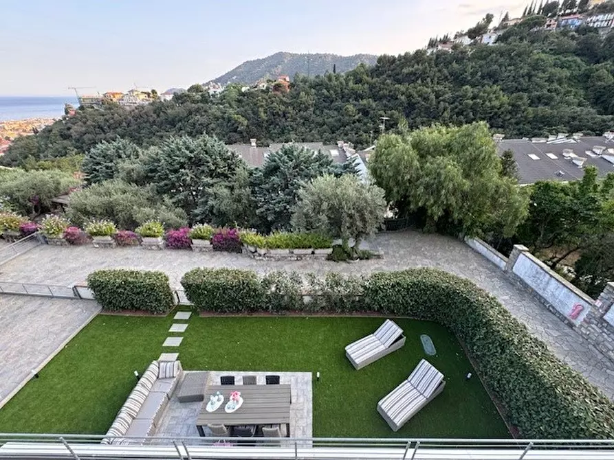 Immagine 51 di Villa in vendita  in Via Adelasia 139 a Alassio