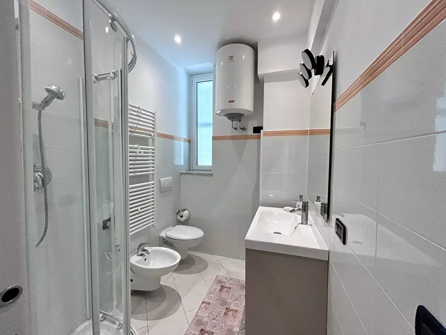 Immagine 10 di Bilocale in affitto  in Via Roma 48 a Alassio