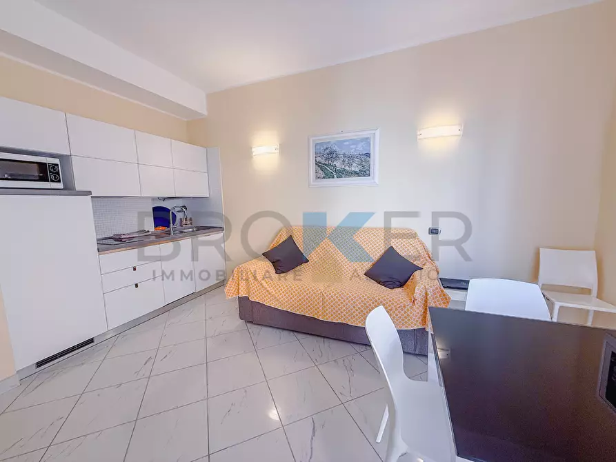 Immagine 4 di Bilocale in vendita  in Via Roma 48 a Alassio