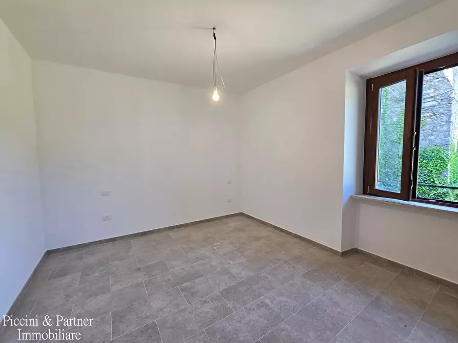 Immagine 24 di Rustico / casale in vendita  a Assisi