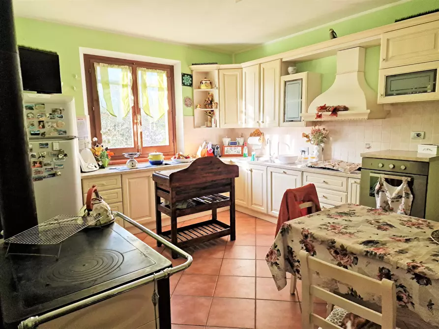 Immagine 12 di Casa bifamiliare in vendita  in Via Milano a Castiglione Del Lago