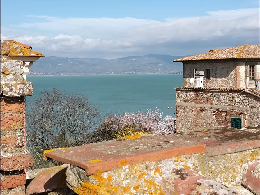 Immagine 27 di Quadrilocale in vendita  in Piazza Cesare Caporali 4 a Castiglione Del Lago