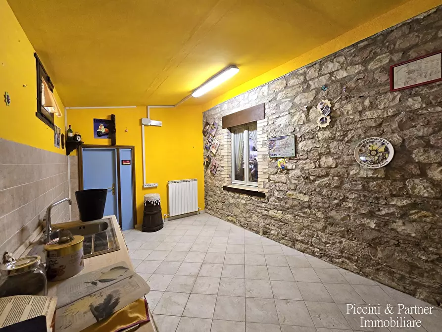 Immagine 21 di Rustico / casale in vendita  in Frazione Paradiso a Assisi
