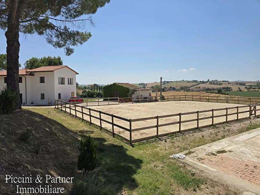 Immagine 4 di Rustico / casale in vendita  in Strada Settevalli 1157 a Perugia