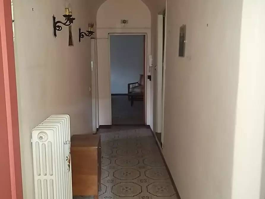 Immagine 6 di Quadrilocale in vendita  in Piazza Cesare Caporali 4 a Castiglione Del Lago