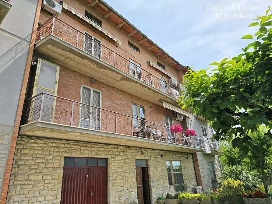 Immagine 5 di Pentalocale in vendita  in Via Pablo Neruda 2 a Corciano