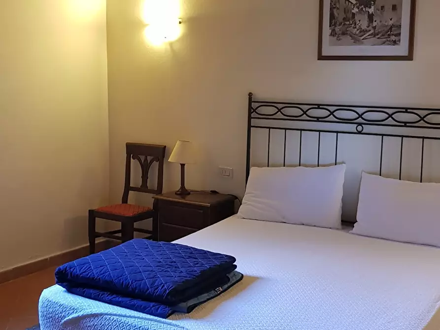 Immagine 21 di Trilocale in vendita  a Cortona