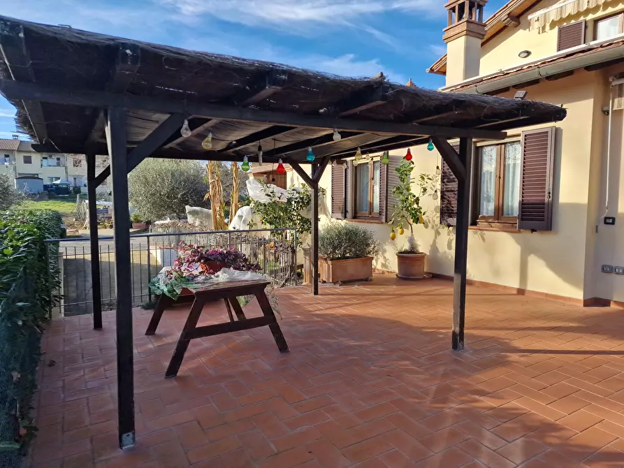 Immagine 8 di Casa bifamiliare in vendita  in Via Milano a Castiglione Del Lago