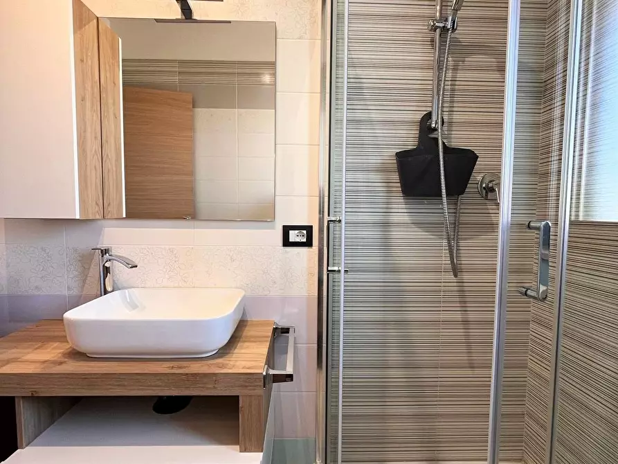 Immagine 27 di Quadrilocale in vendita  in Via Friuli a Castiglione Del Lago