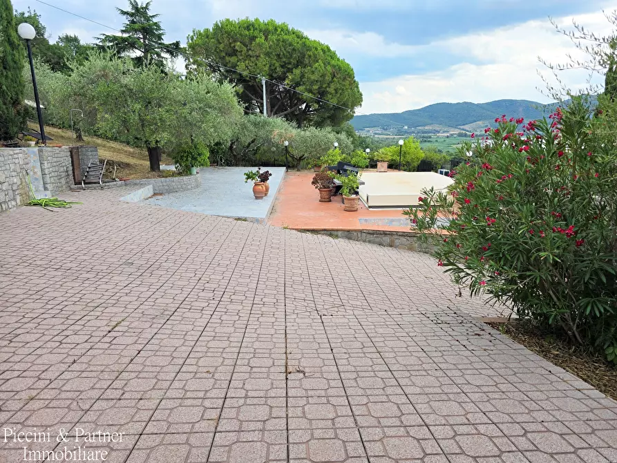 Immagine 4 di Villa in vendita  in Via Marzabotto 11 a Magione