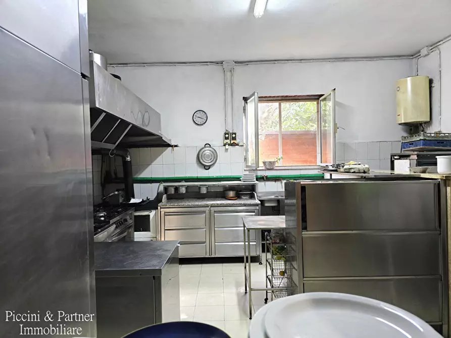 Immagine 20 di Bar / Ristorante in vendita  in Via Mastrodicasa a Perugia