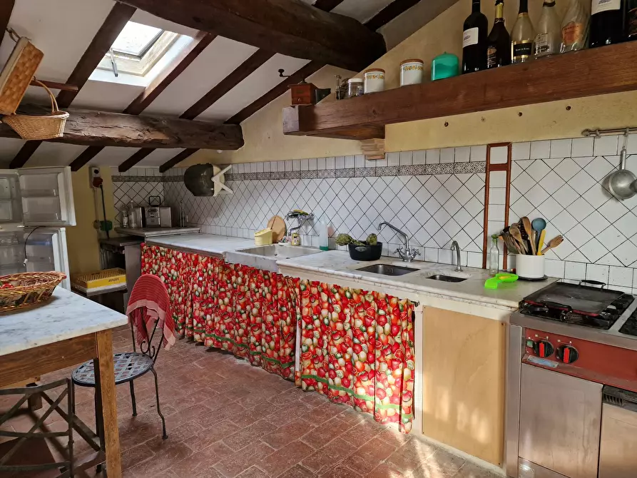 Immagine 48 di Rustico / casale in vendita  a Sarteano