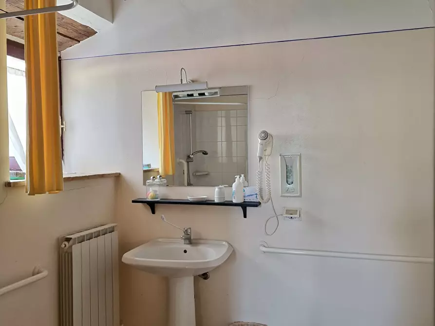 Immagine 36 di Rustico / casale in vendita  a Sarteano