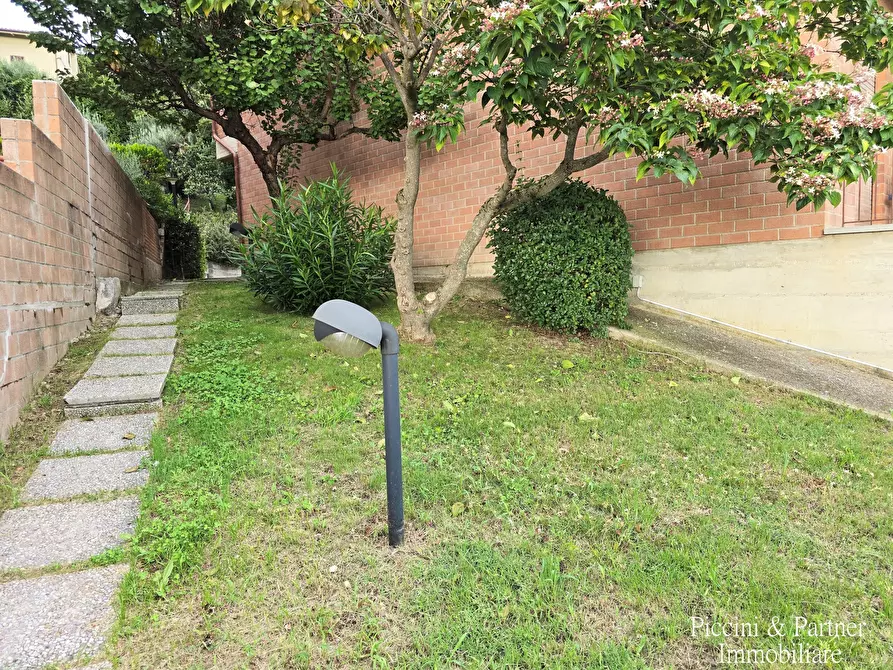 Immagine 4 di Villetta a schiera in vendita  in Via delle Querce 30 a Assisi