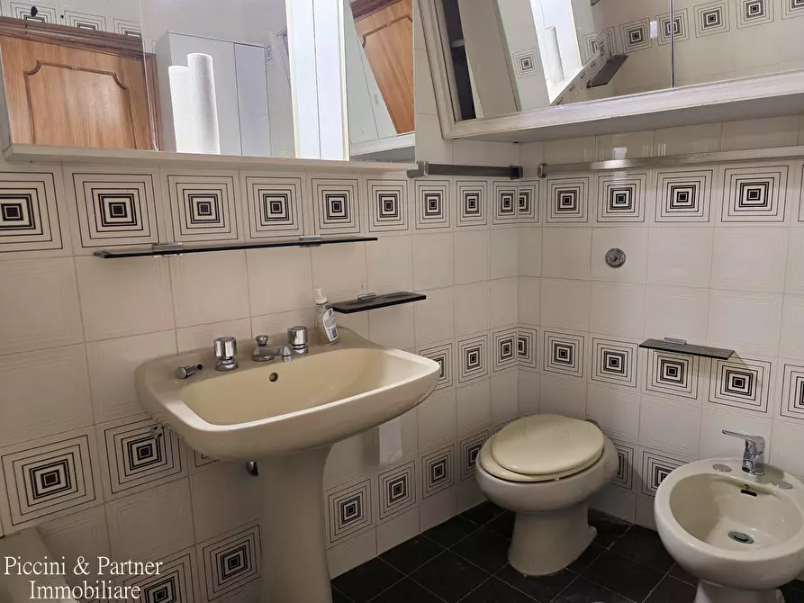 Immagine 57 di Pentalocale in vendita  in Via Imbriani 38 a Perugia