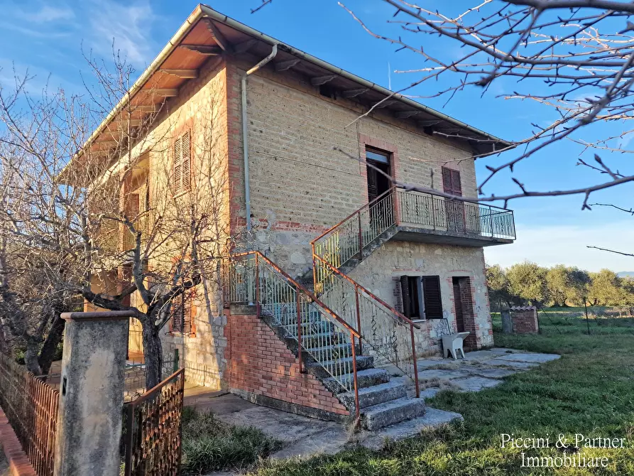 Immagine 1 di Casa bifamiliare in vendita  a Castiglione Del Lago