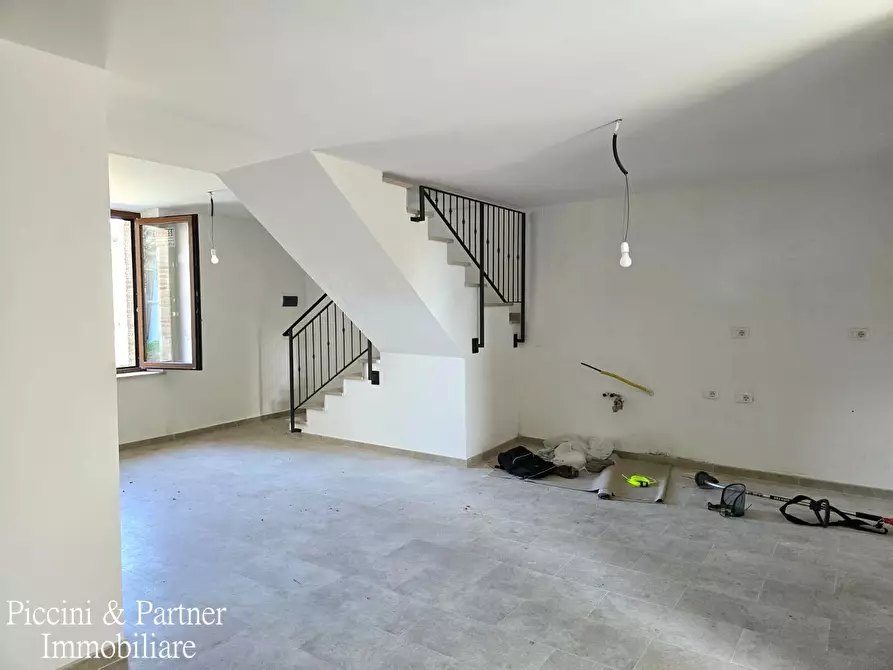 Immagine 43 di Rustico / casale in vendita  a Assisi