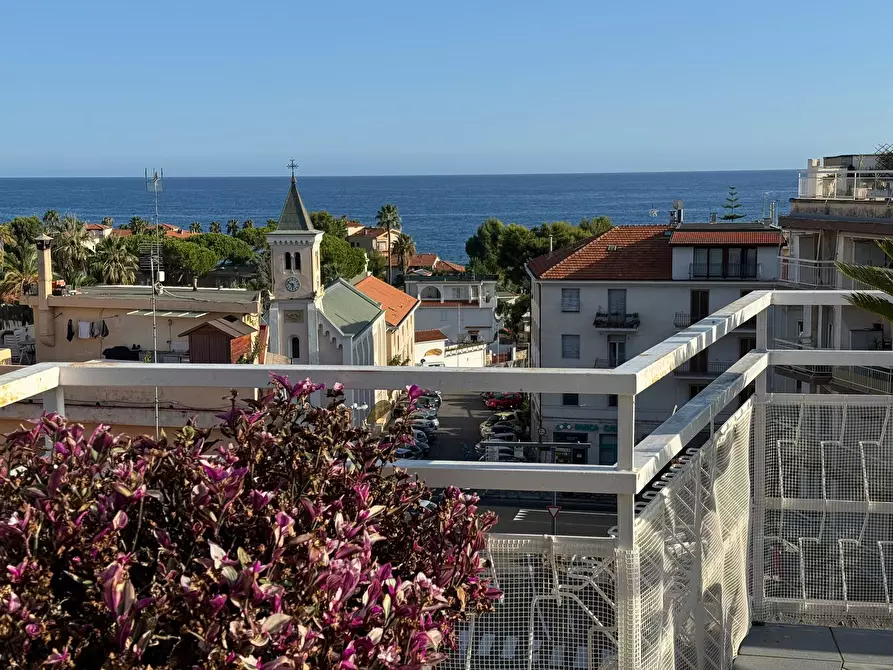 Immagine 2 di Attico in vendita  in Via della Repubblica 10 a San Remo