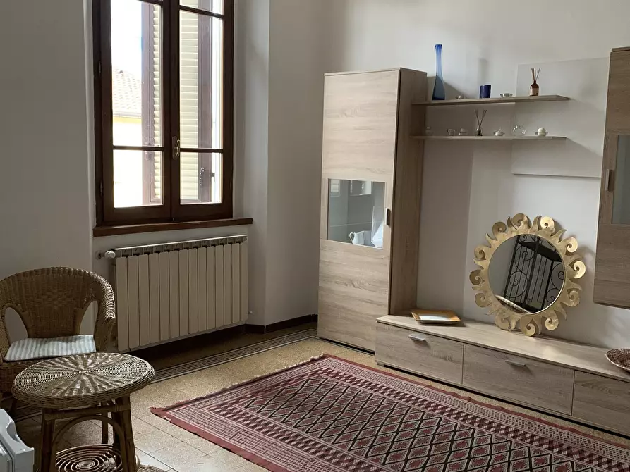 Immagine 2 di Bilocale in affitto  a Pietrasanta