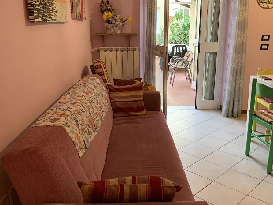Immagine 21 di Casa semindipendente in affitto  a Viareggio