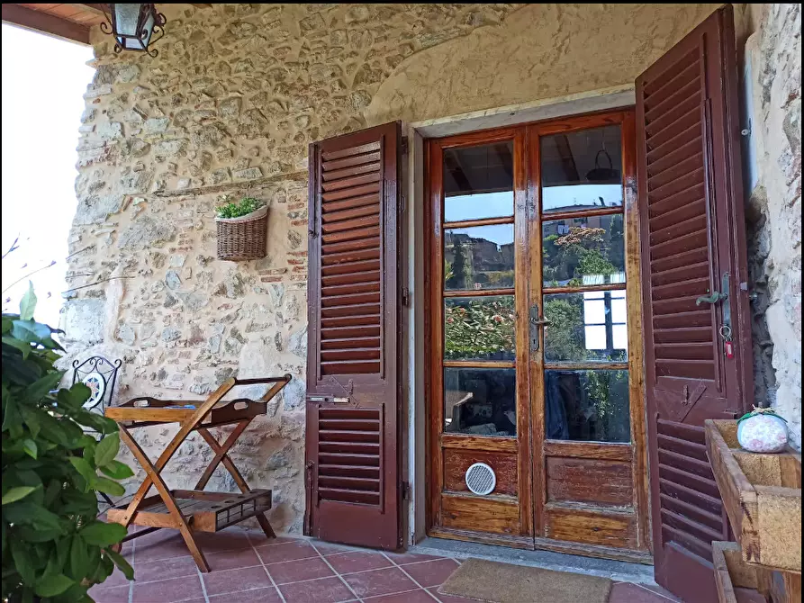 Immagine 1 di Casa semindipendente in affitto  a Camaiore