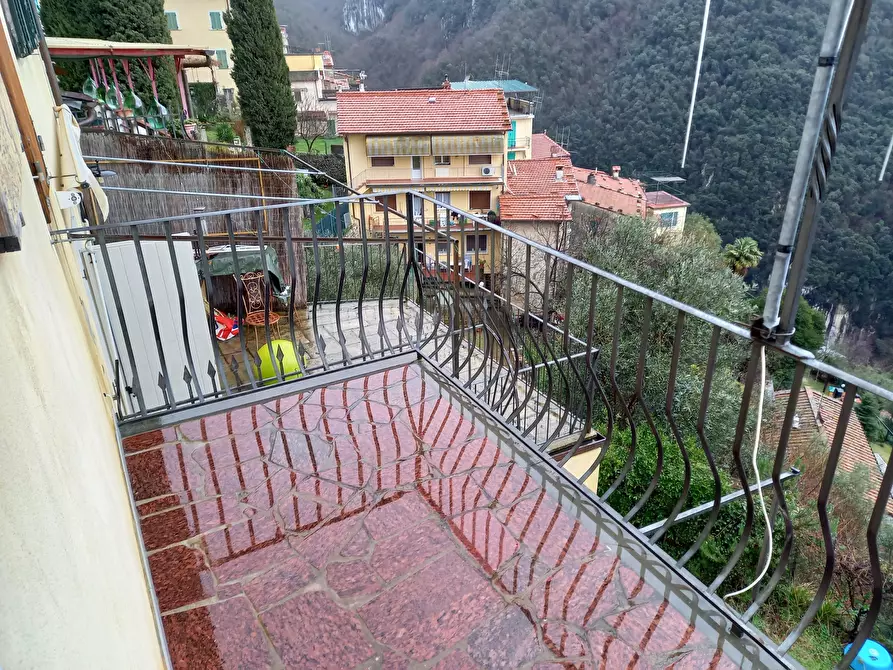 Immagine 13 di Porzione di casa in affitto  a Camaiore