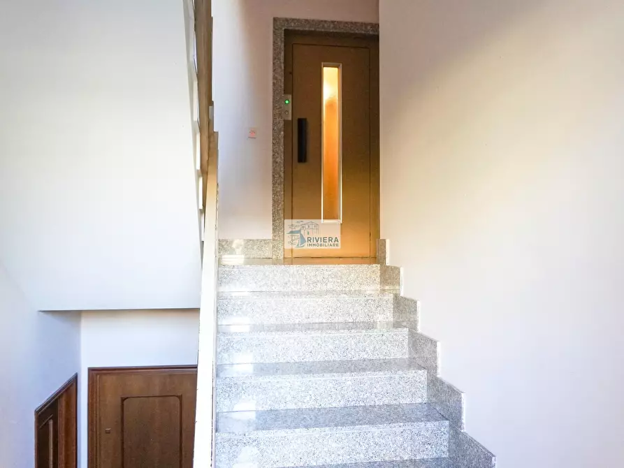 Immagine 40 di Bilocale in vendita  in Via Aurelia Ponente 102 Bis a Santo Stefano Al Mare