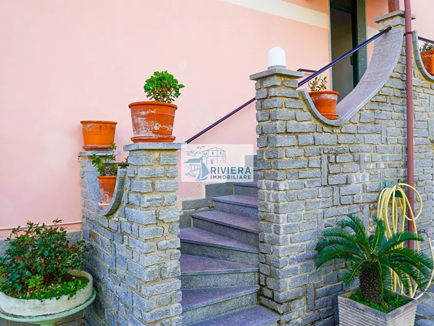 Immagine 6 di Porzione di casa in vendita  a San Remo