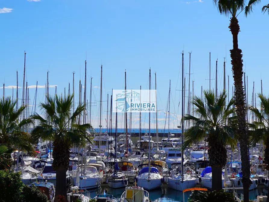 Immagine 1 di Bilocale in vendita  in Via Gianni Cozzi 1 a Santo Stefano Al Mare