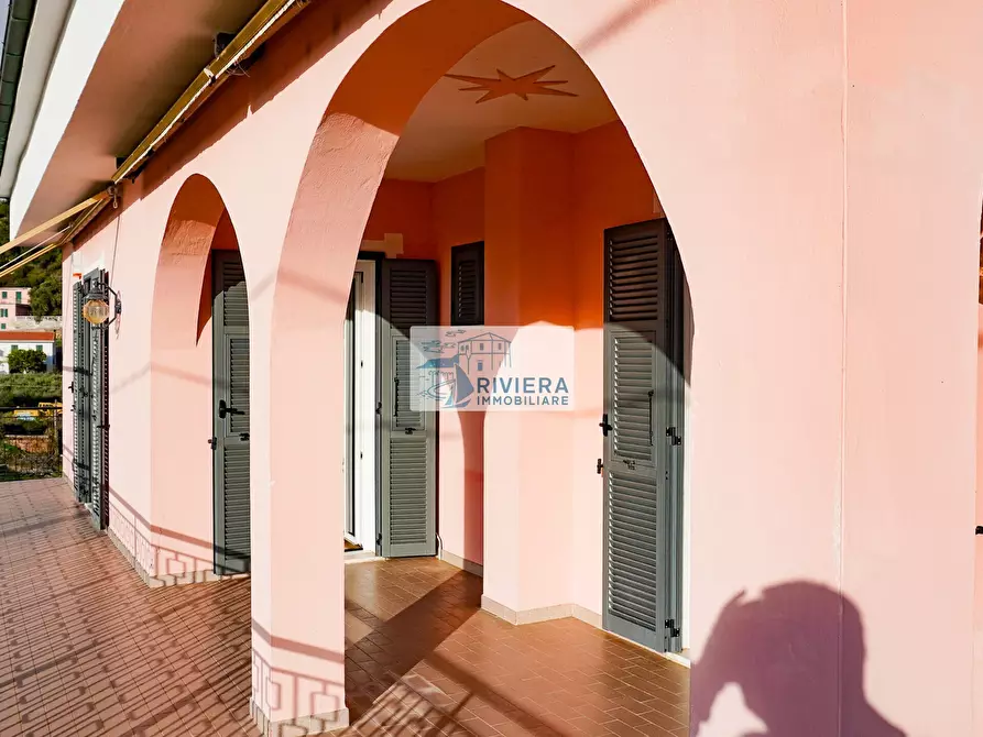 Immagine 35 di Porzione di casa in vendita  a San Remo