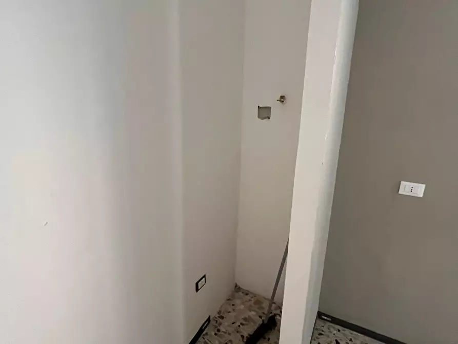 Immagine 5 di Locale commerciale in affitto  in via milano 48 a Lanciano