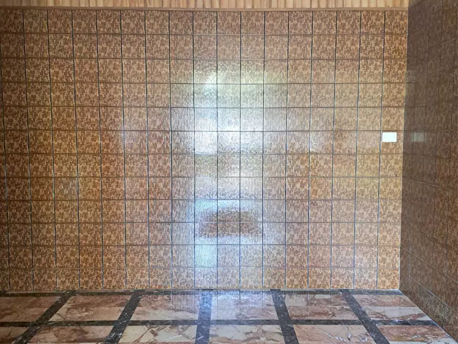 Immagine 43 di Pentalocale in vendita  in Via Martiri VI Ott. 73A a Lanciano