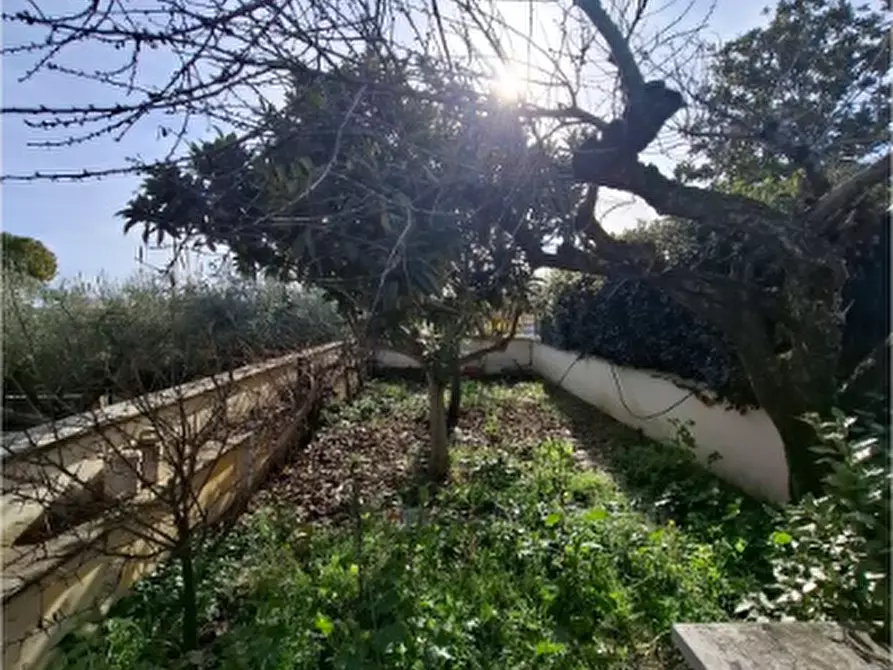 Immagine 11 di Villa in vendita  a Lanciano