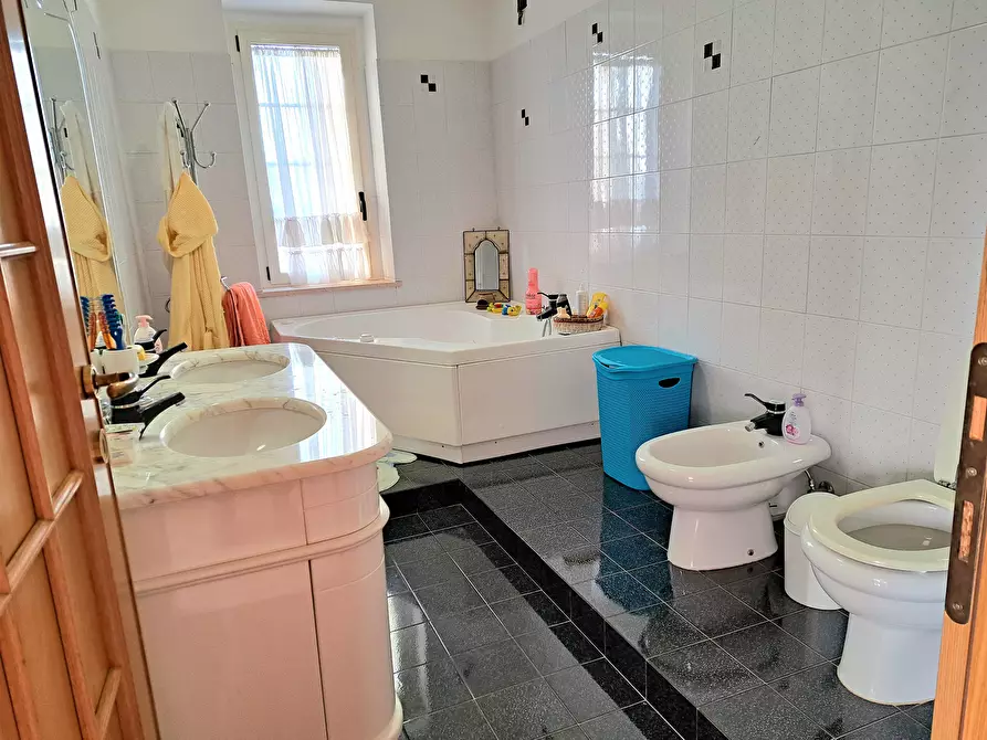 Immagine 33 di Villa in vendita  in VILLA ANDREOLI a Lanciano