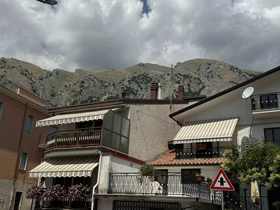 Immagine 4 di Appartamento in vendita  in Piazza del Municipio a Lama Dei Peligni