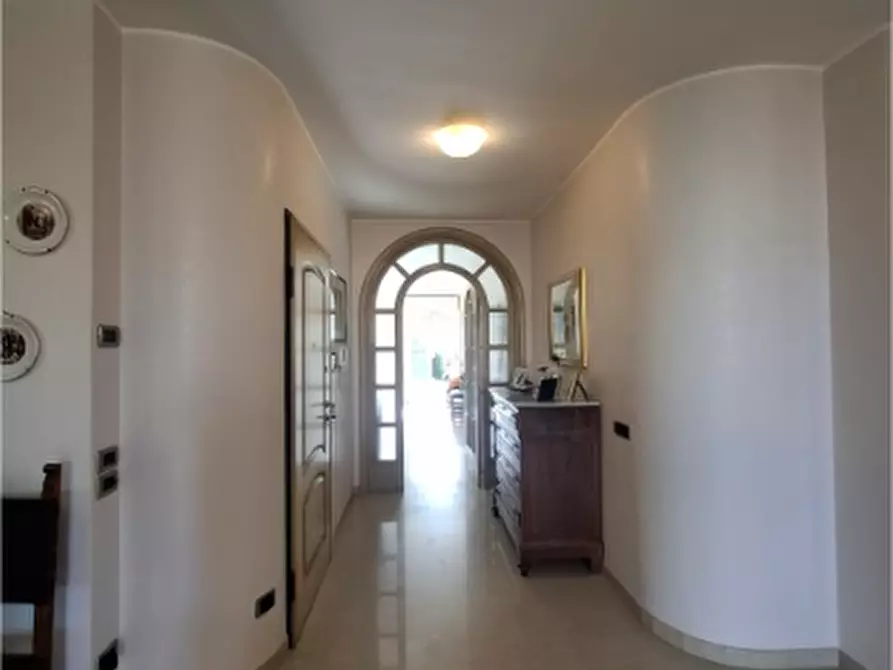 Immagine 42 di Villa in vendita  a Lanciano