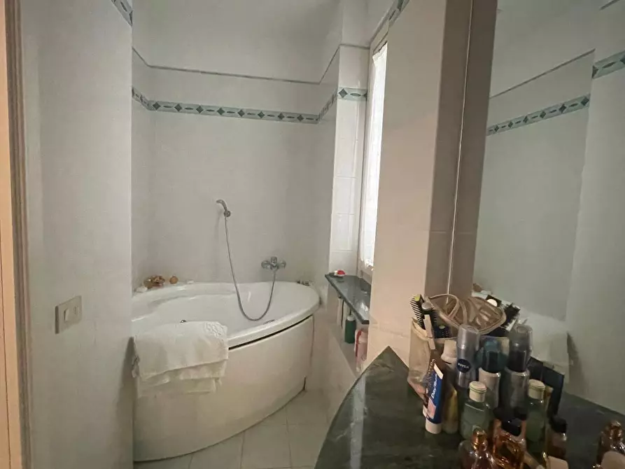 Immagine 9 di Villa in vendita  in Viale della Repubblica a Cecina