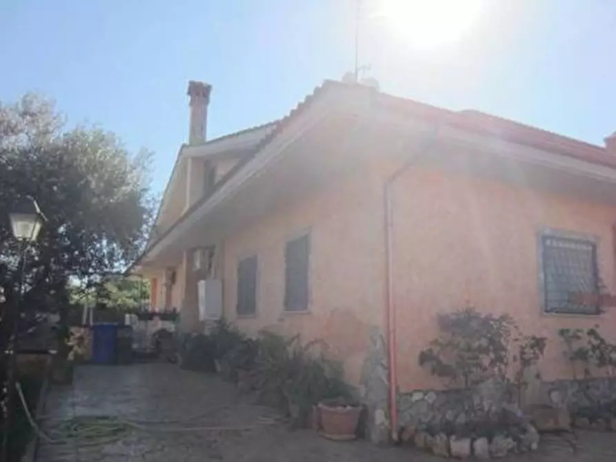 Immagine 2 di Villa in vendita  a Roma