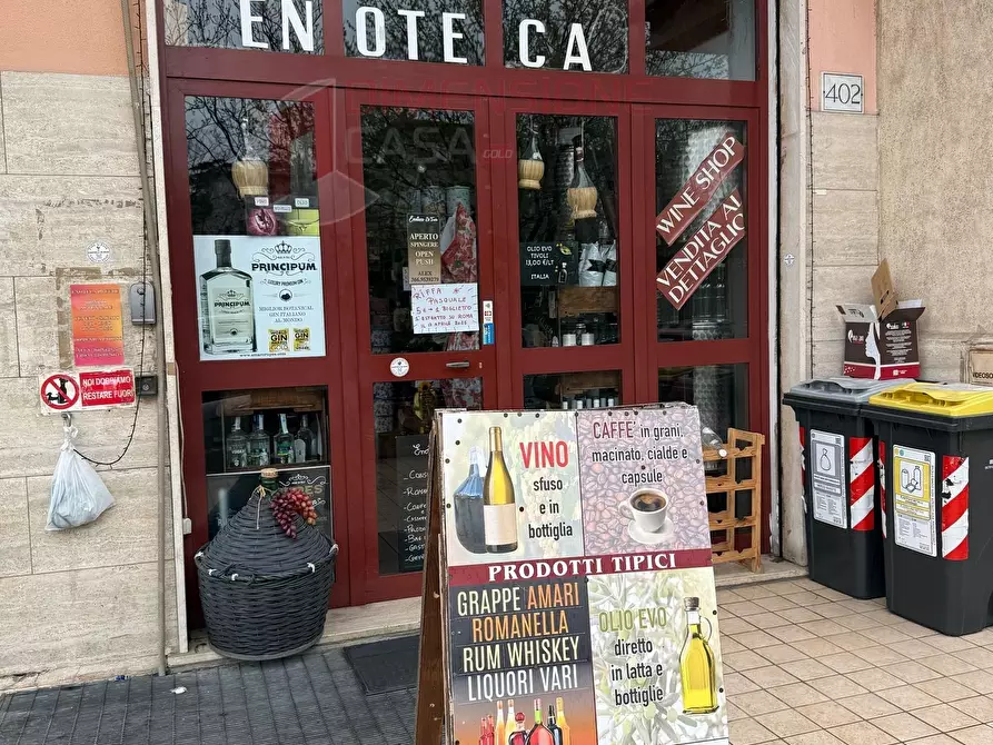 Immagine 2 di Attività commerciale in vendita  in Via Borghesiana a Roma