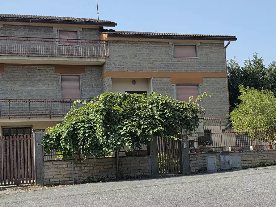 Immagine 1 di Palazzo in vendita  in Via Giovanni Pascoli 18 a Morlupo