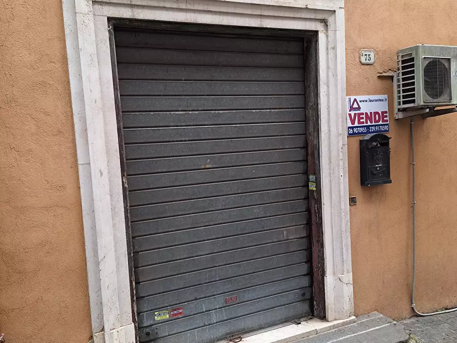 Immagine 14 di Locale commerciale in vendita  in Corso Umberto I 75 a Morlupo