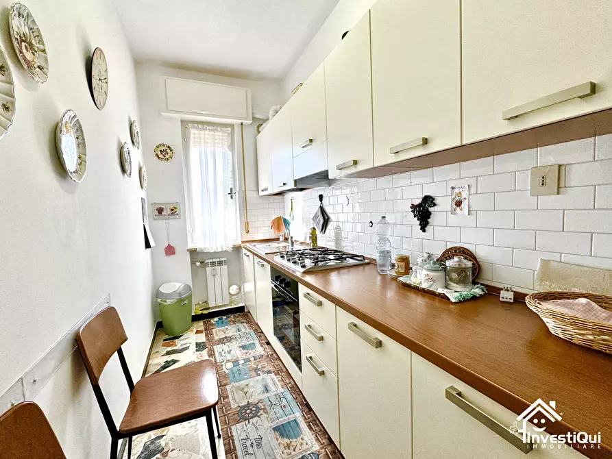 Immagine 11 di Bilocale in vendita  in Via Goffredo Mameli 125 a Pietra Ligure